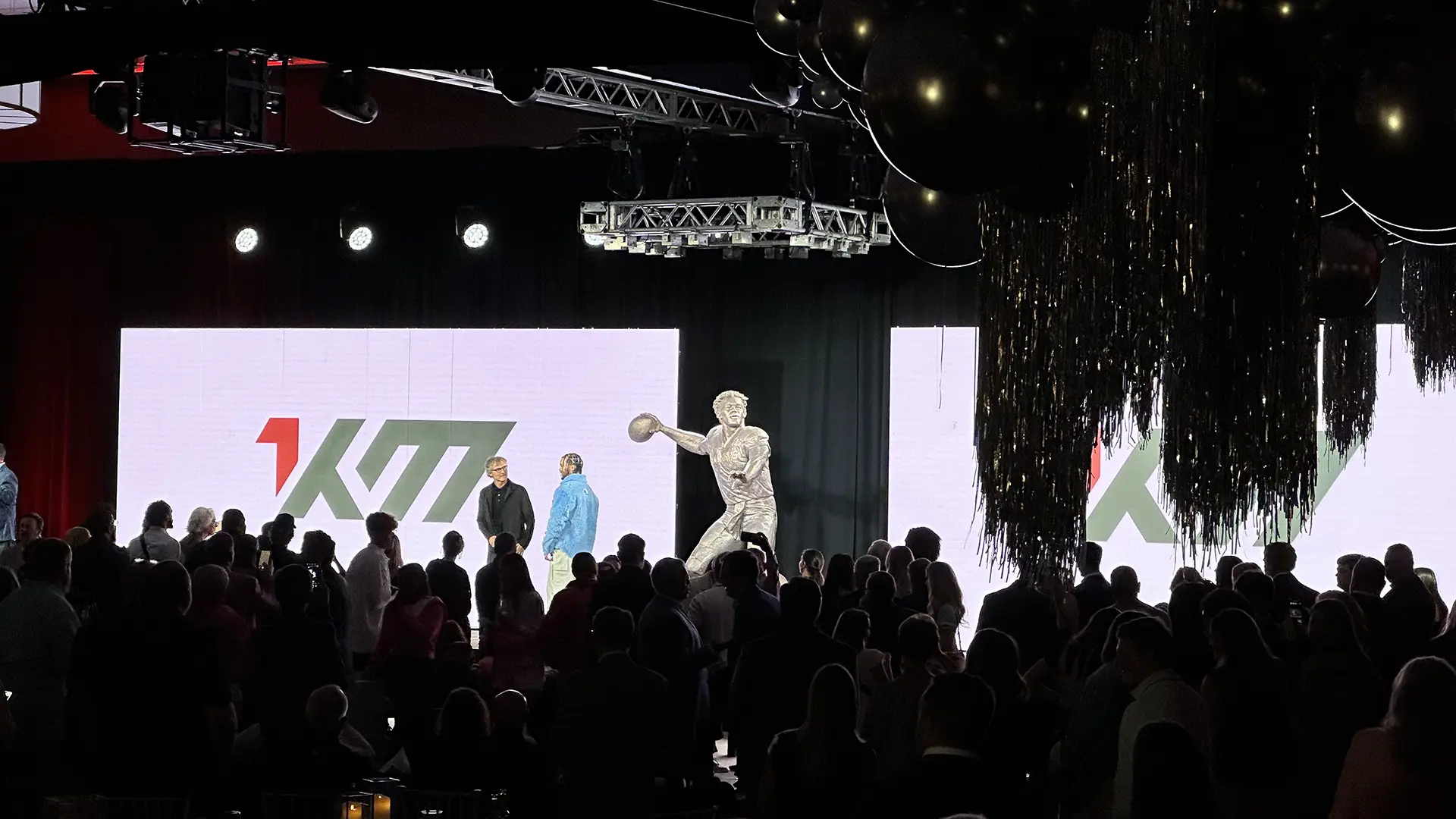 Kyler Murray Heisman Statue Reveal3